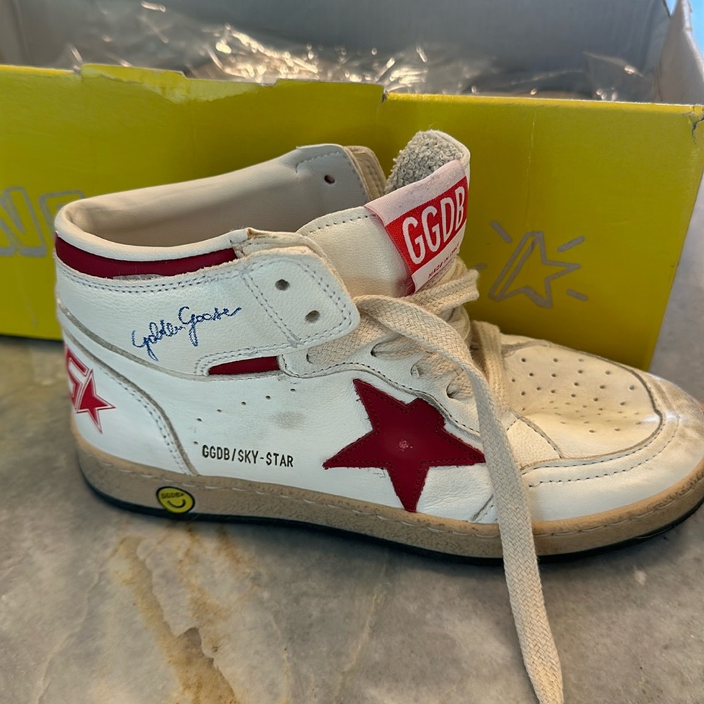 Never been worn little girls golden goose, high top sneakers